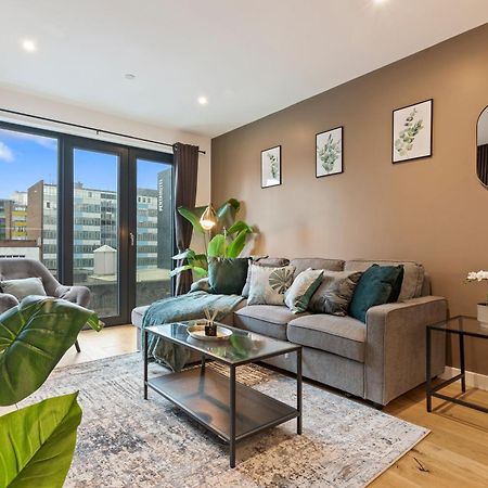 ברמינגהאם Shanti Suite - 2Bed 2Bath City Centre - Wifi - Netflix- Parking- Modern- Perfect For Family, Contractors, Leisure, Business By Shanti Nights מראה חיצוני תמונה
