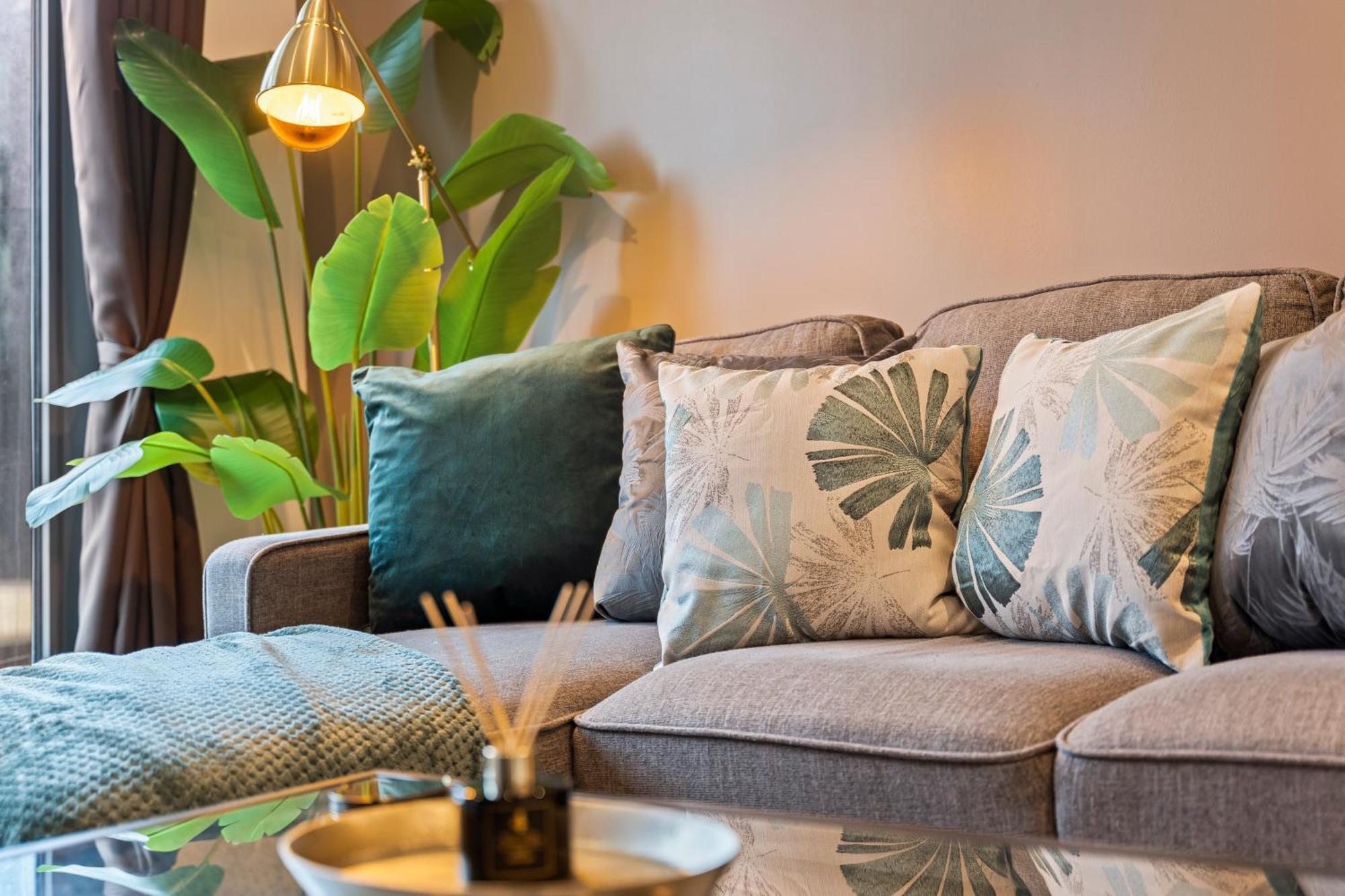 ברמינגהאם Shanti Suite - 2Bed 2Bath City Centre - Wifi - Netflix- Parking- Modern- Perfect For Family, Contractors, Leisure, Business By Shanti Nights מראה חיצוני תמונה